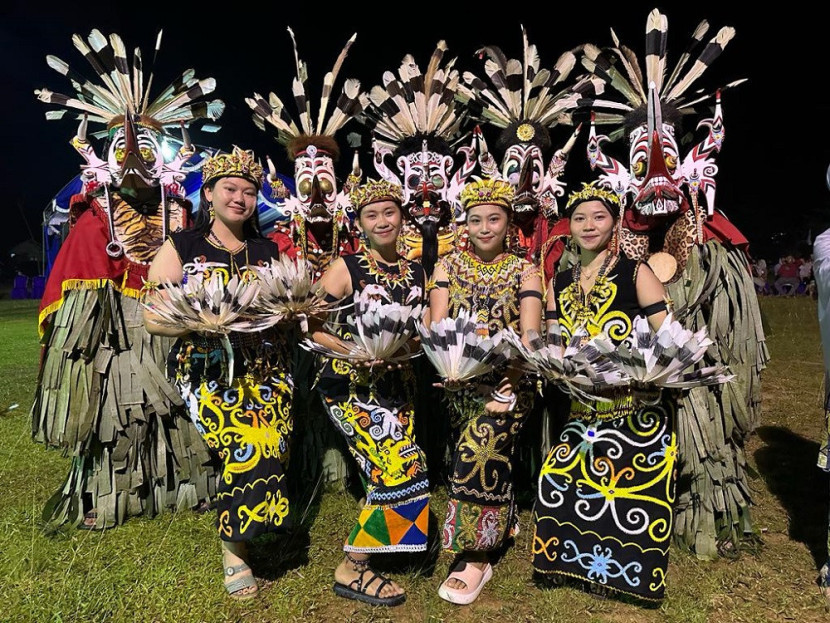 Adat Dayak Warisan Budaya Tetap Lestari Di Kalimantan