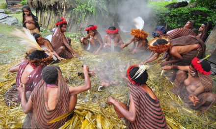 Kearifan Lokal Suku Papua Dalam Kehidupan Sehari-hari