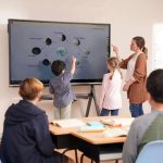Sekolah Di Era Digital Tantangan Dan Peluang Pembelajaran