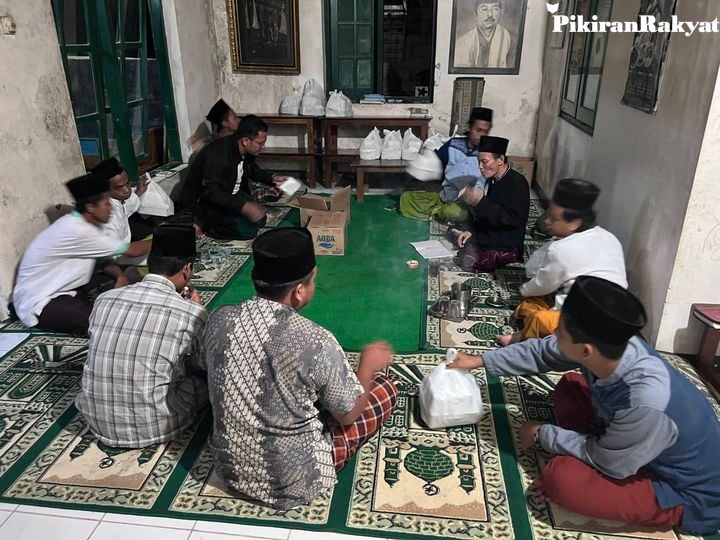 Perbedaan Tahlil, Yasinan, Dan Doa Bersama Dalam Islam