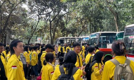 Mahasiswa UI Gelar Demo Di Bundaran HI, Kenaikan Harga BBM