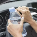 Air Minum Saat Perjalanan Jauh: Penting Menjaga Cairan Tubuh