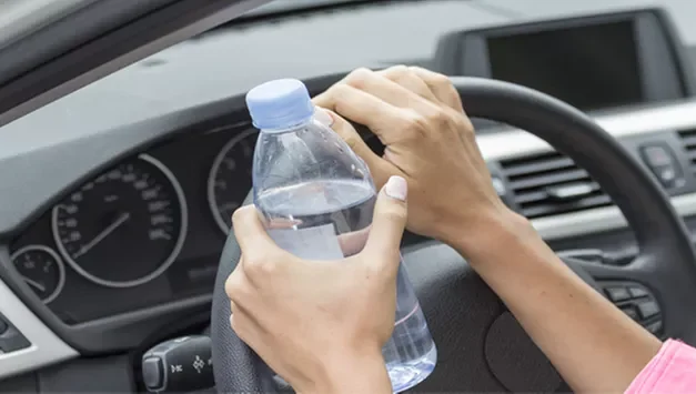 Air Minum Saat Perjalanan Jauh: Penting Menjaga Cairan Tubuh
