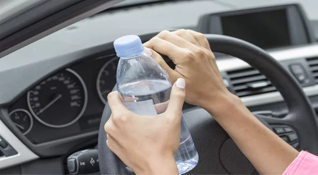 Air Minum Saat Perjalanan Jauh: Penting Menjaga Cairan Tubuh