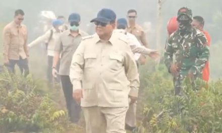 Prabowo Mengunjungi Lokasi Kebakaran Kalimantan