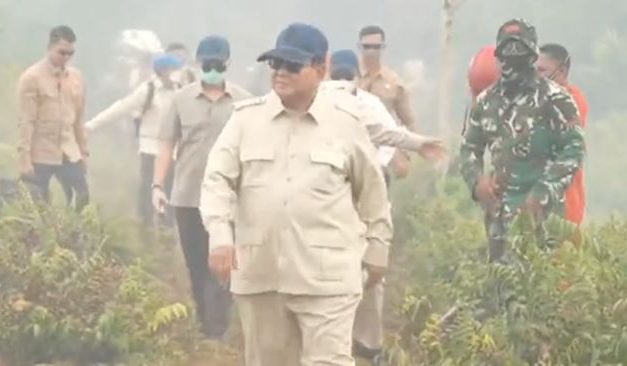 Prabowo Mengunjungi Lokasi Kebakaran Kalimantan