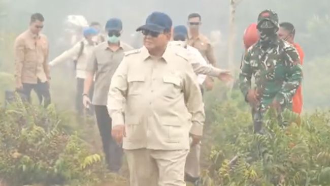 Prabowo Mengunjungi Lokasi Kebakaran Kalimantan